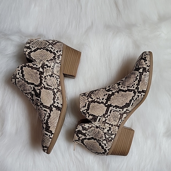 Express Snakeskin Boots - Picture 6 of 8